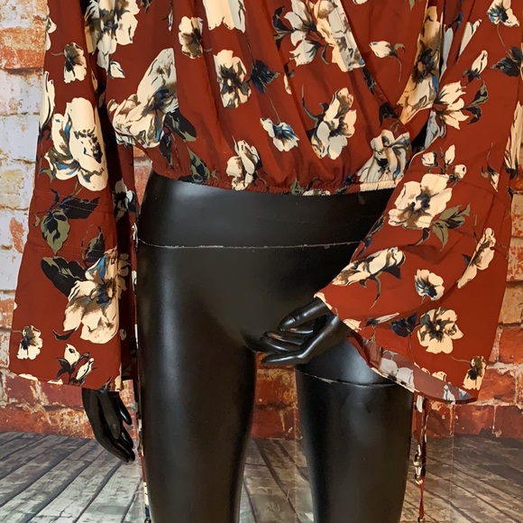 Altar’d State Floral Print Bell Sleeve Crop Blouse - Picture 3 of 5
